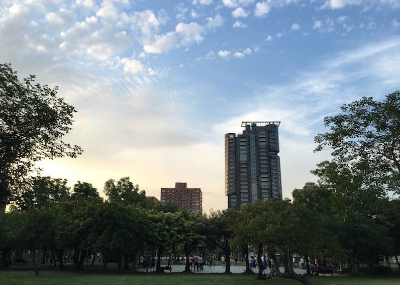 Daan Forest Park – Navigating Through Taipei’s Central Park